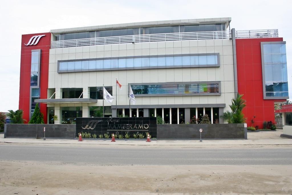 Royal Mamberamo Hotel Sorong Kültér fotó