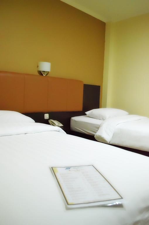 Royal Mamberamo Hotel Sorong Szoba fotó