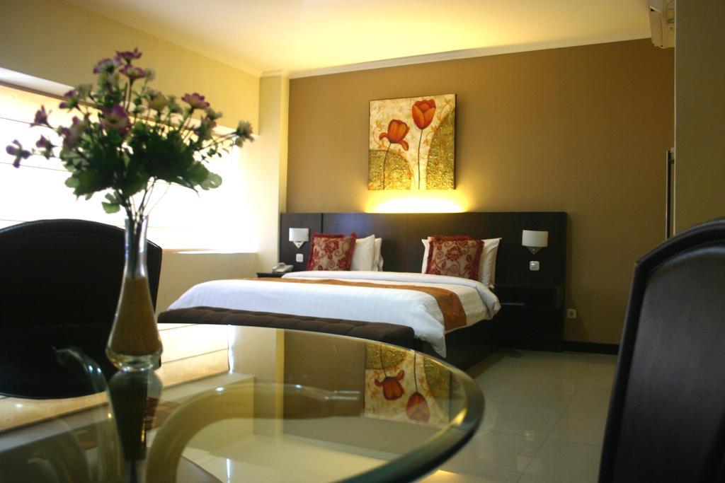 Royal Mamberamo Hotel Sorong Szoba fotó
