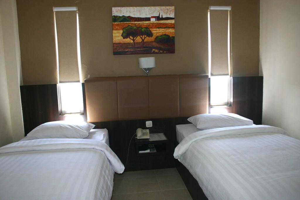 Royal Mamberamo Hotel Sorong Szoba fotó