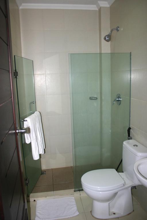 Royal Mamberamo Hotel Sorong Szoba fotó