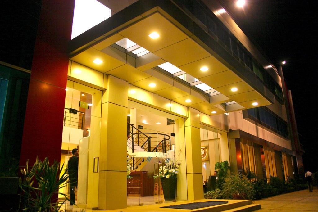 Royal Mamberamo Hotel Sorong Kültér fotó