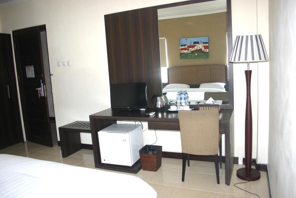 Royal Mamberamo Hotel Sorong Szoba fotó