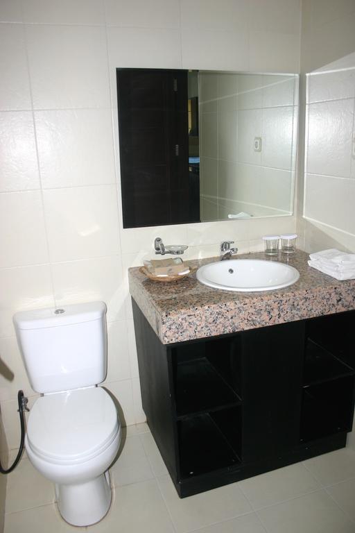 Royal Mamberamo Hotel Sorong Szoba fotó