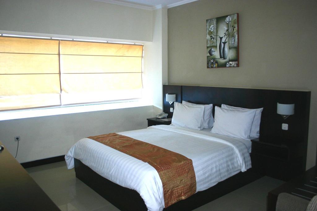 Royal Mamberamo Hotel Sorong Szoba fotó