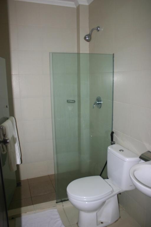 Royal Mamberamo Hotel Sorong Szoba fotó