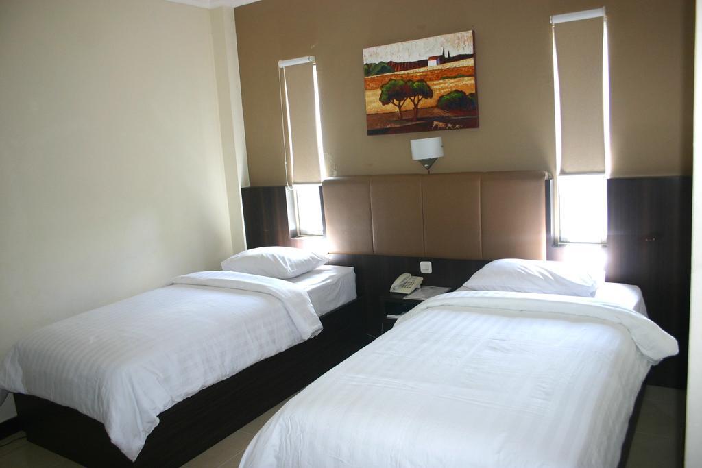 Royal Mamberamo Hotel Sorong Szoba fotó