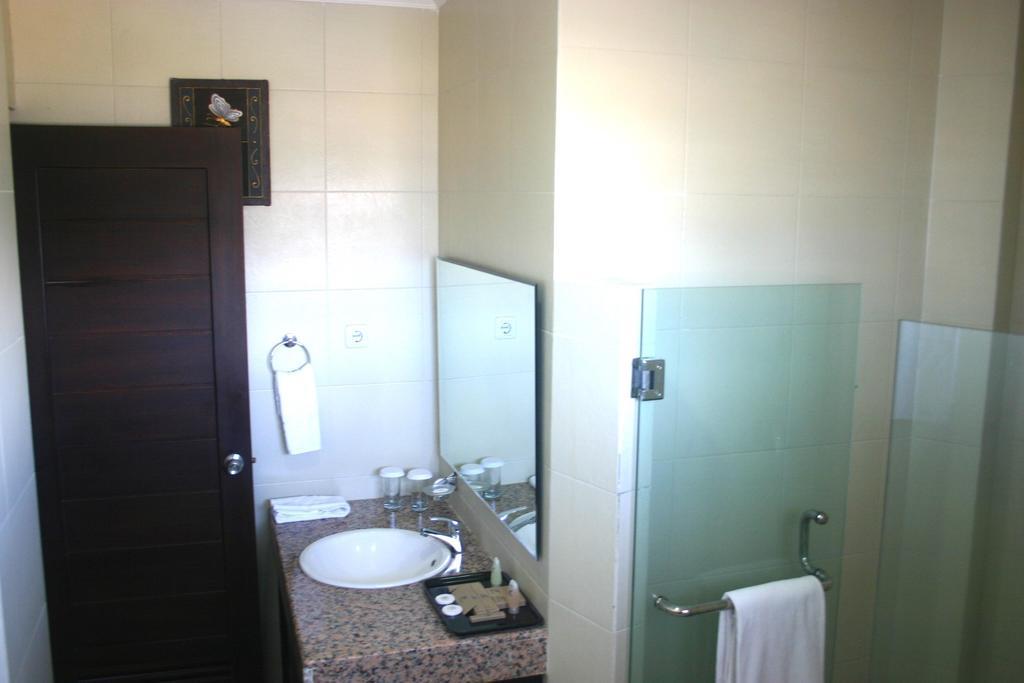 Royal Mamberamo Hotel Sorong Szoba fotó