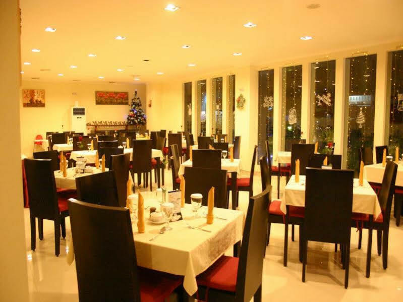 Royal Mamberamo Hotel Sorong Kültér fotó