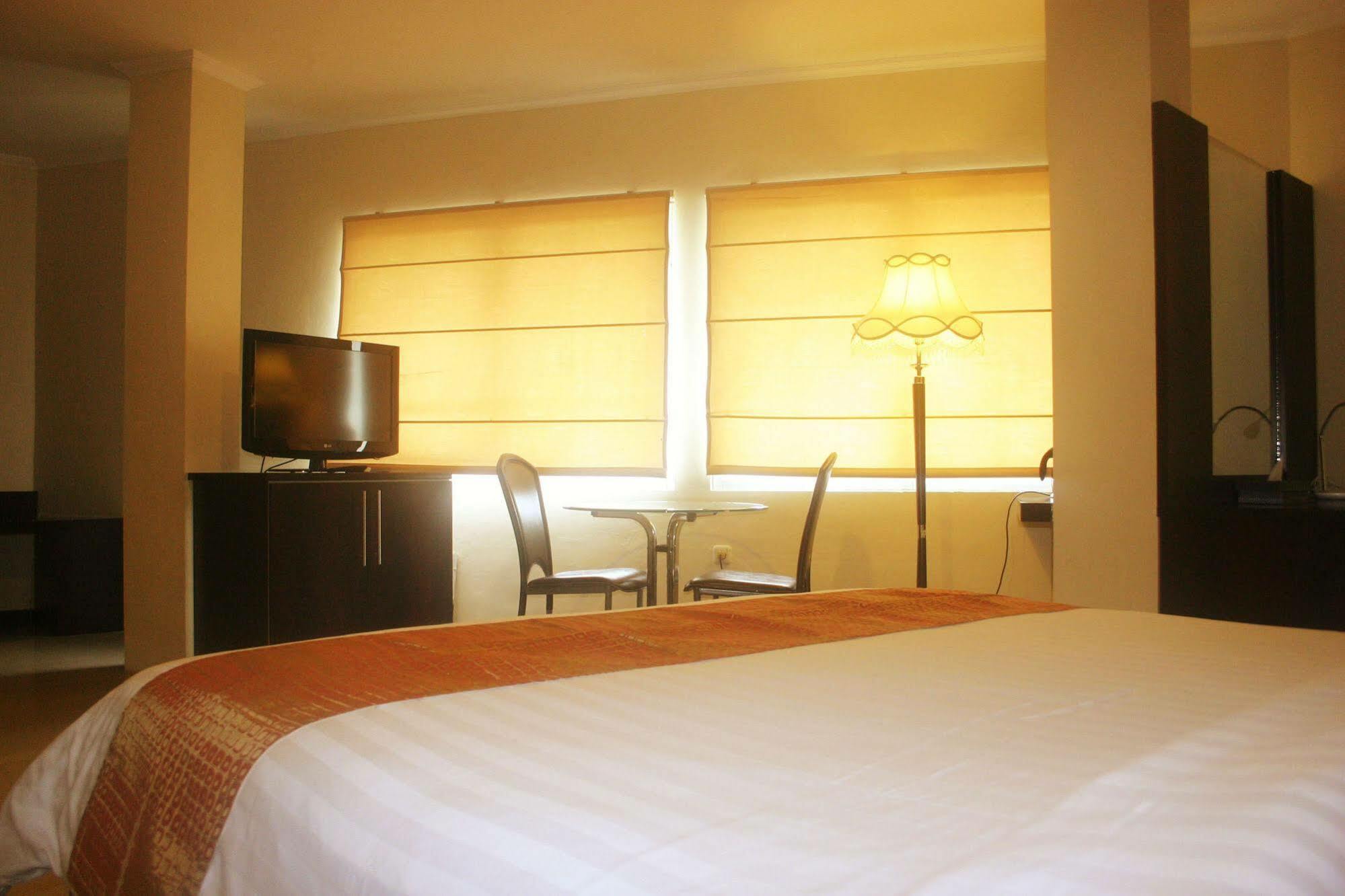 Royal Mamberamo Hotel Sorong Kültér fotó