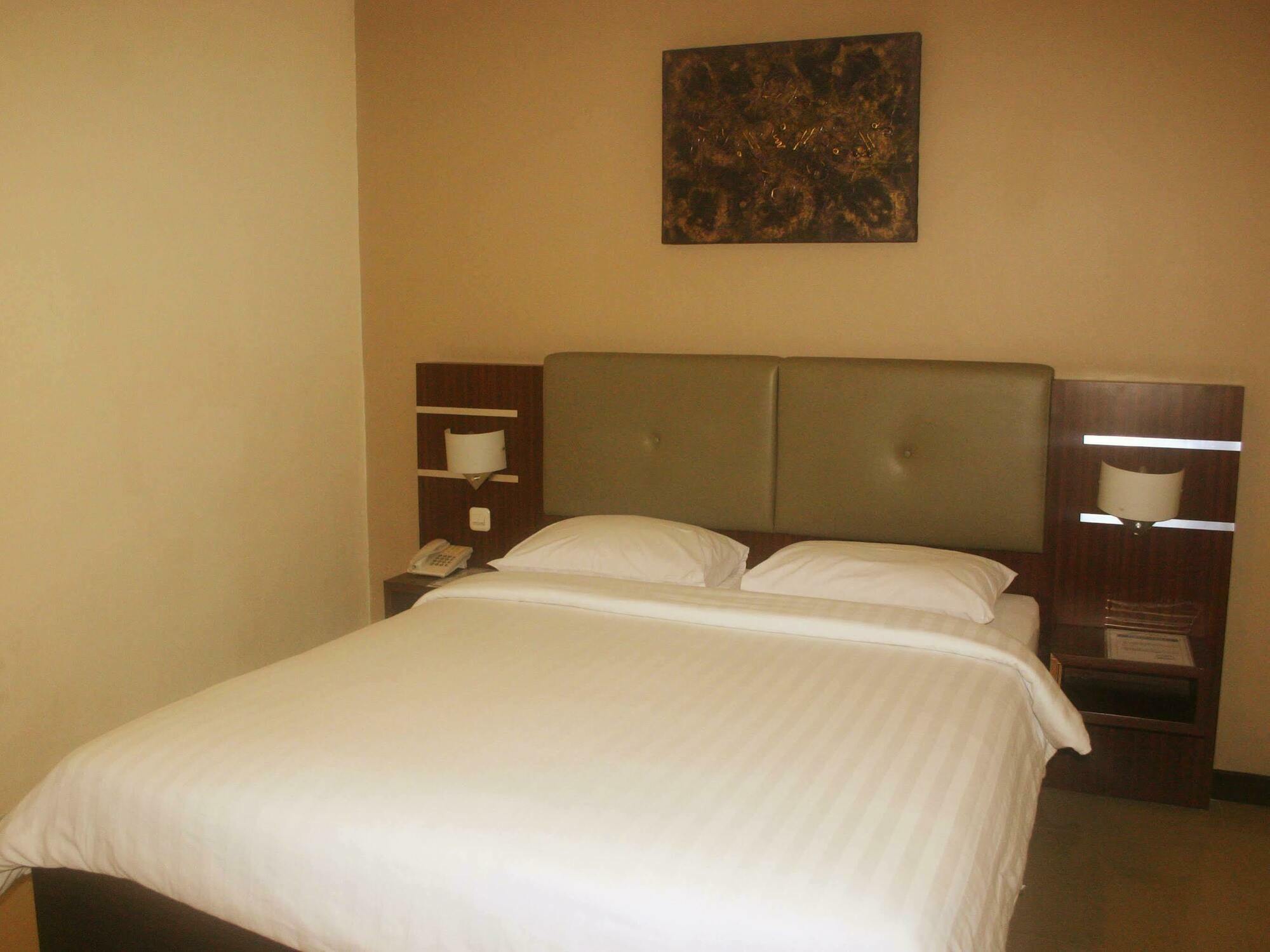 Royal Mamberamo Hotel Sorong Kültér fotó