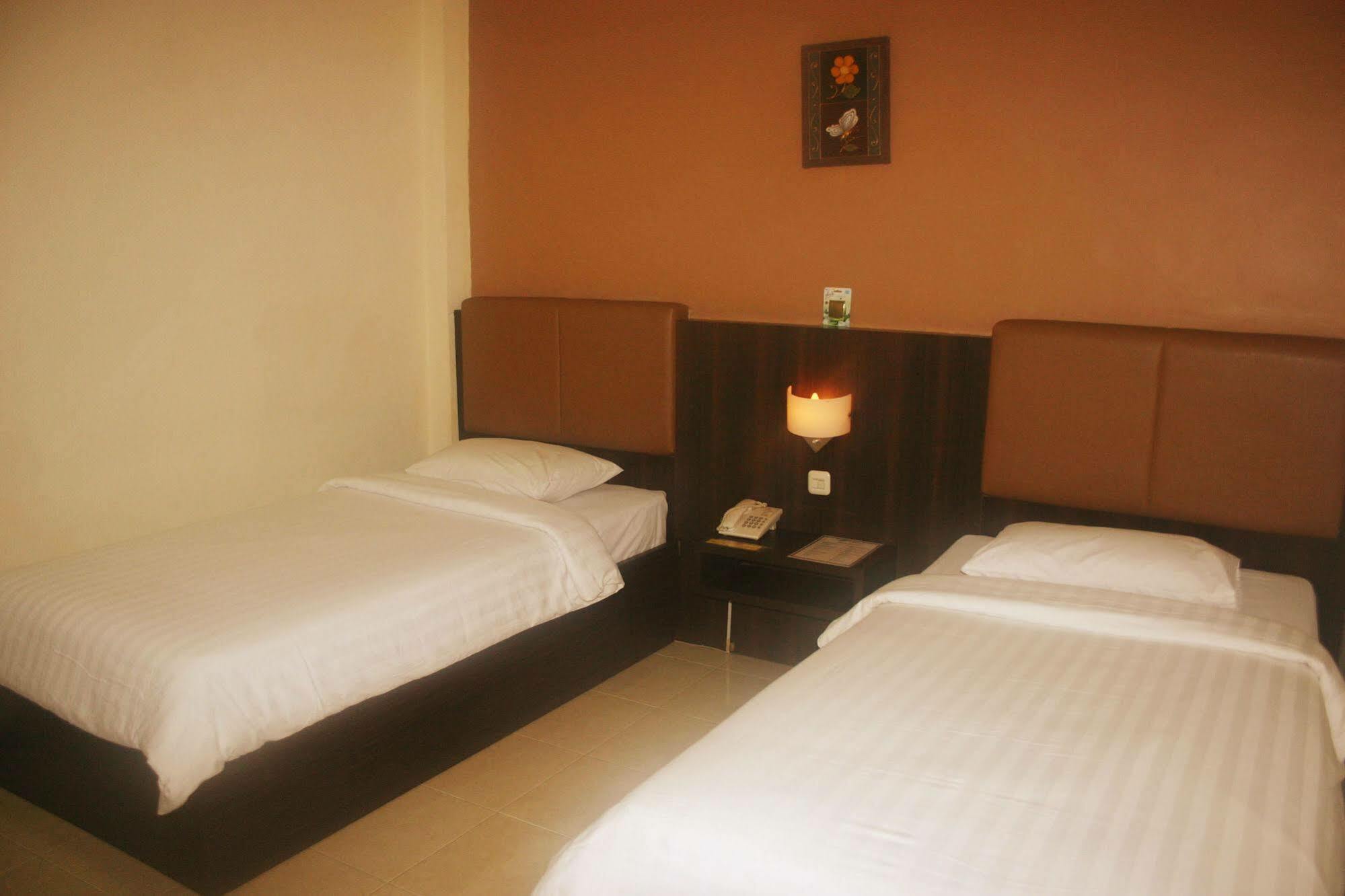 Royal Mamberamo Hotel Sorong Kültér fotó
